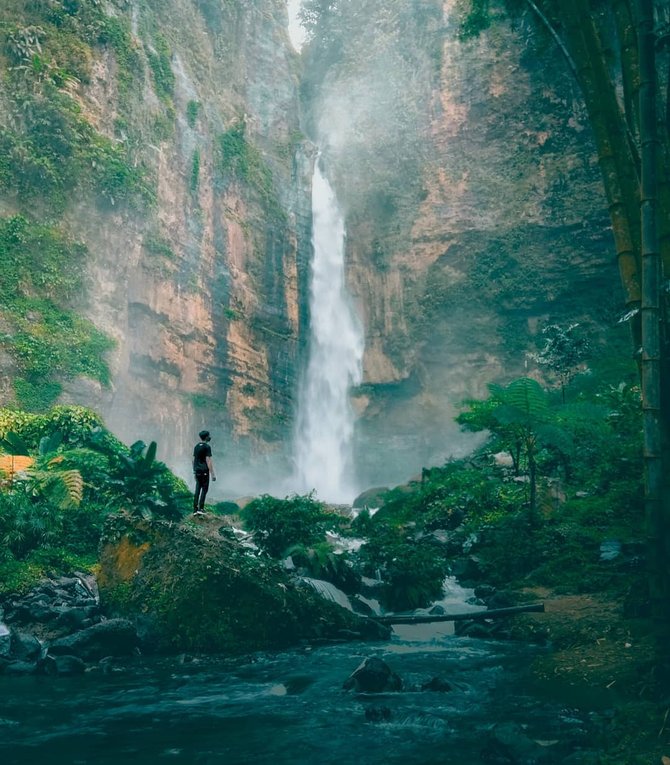 air terjun kapas biru