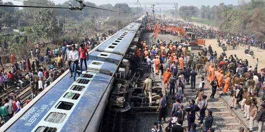 Kereta Api Ekspres Terguling di India, 6 Penumpang Tewas