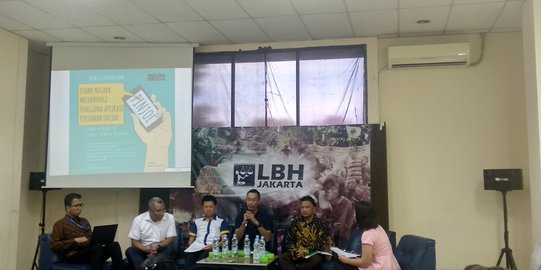 Alasan LBH Jakarta Tak Jua Buka Data Korban Fintech Nakal