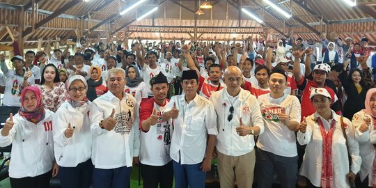 Relawan Keliling Jawa Barat Untuk Naikkan Elektabilitas Jokowi