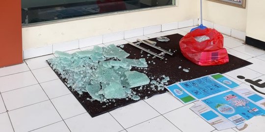 PN Depok Diduga Dirusak Orang Tak Dikenal, Pintu Kaca Pecah