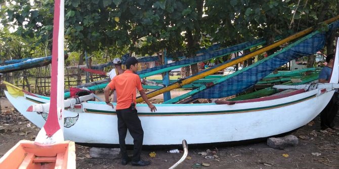 Perahu Hantam Karang Nelayan Cilacap Hilang Di Selok Piring