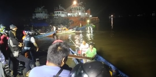 Kapal Muatan Sembako Meledak Berkeping-keping di Sungai Mahakam