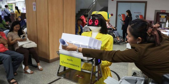 Rumah Sakit di Thailand Mempekerjakan Robot Perawat