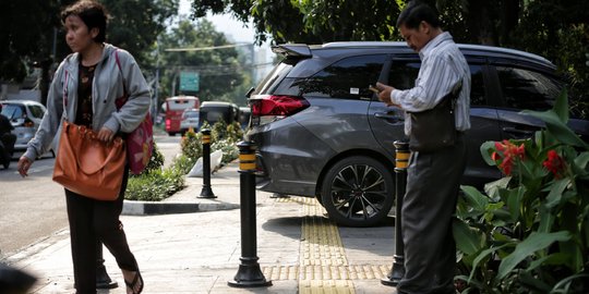 Potret Fasilitas Publik Belum Ramah Difabel di Ibu Kota