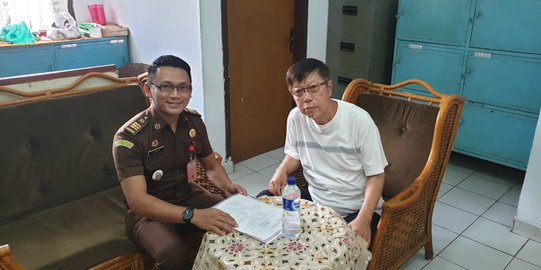 Buron Dua Bulan, DPO Sengketa Merek Menyerahkan Diri ke Kejari Surabaya