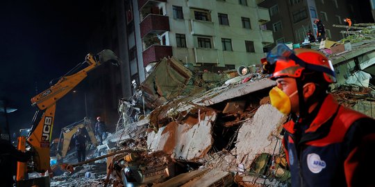 Apartemen Delapan Lantai di Istanbul Runtuh, Dua Orang Tewas