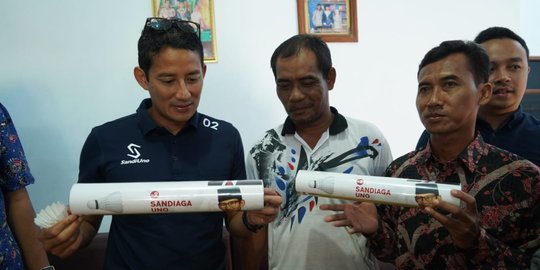 Kampanye di Nganjuk, Sandiaga Kunjungi Industri Rumahan Shuttlecock