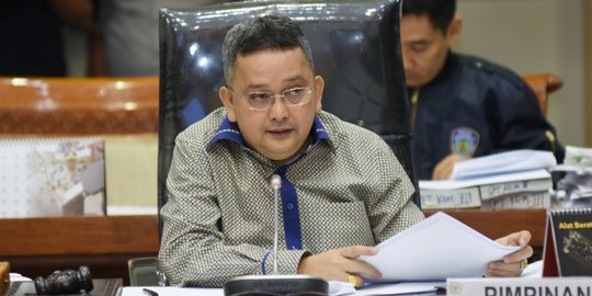 DPR Tunda Pengumuman Hasil Uji Kelayakan dan Kepatutan Hakim Konstitusi Hingga Maret