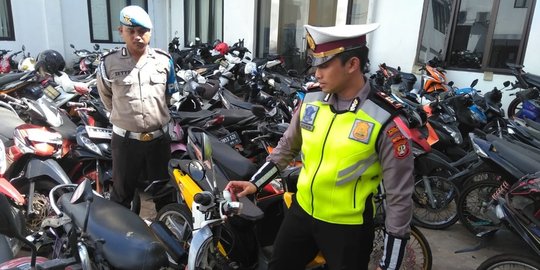 di kantor polisi rev1