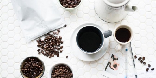 Mengenal Tradisi Minum Kopi Suku Sasak yang Turun Temurun