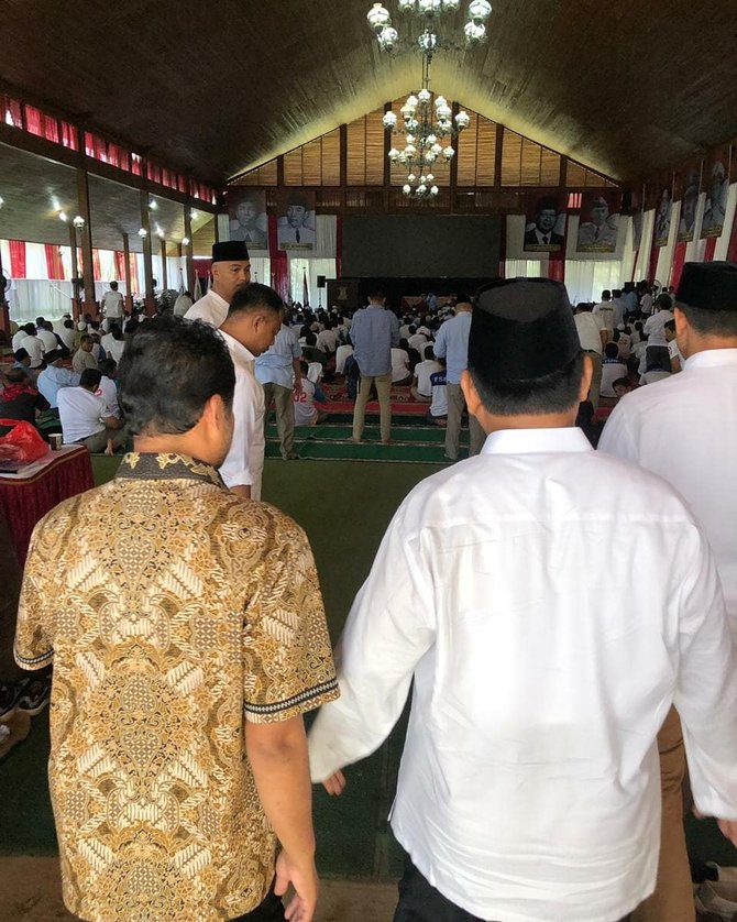 prabowo salat jumat di hambalang