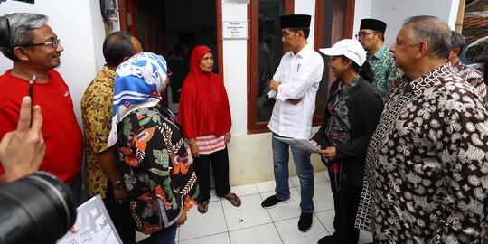 BUMN Beri 14.000 Rumah Tangga Miskin di Cianjur Sambungan Listrik Gratis