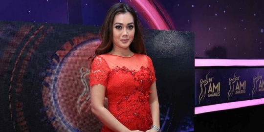 D\'Perez Takkan Ubah Konsep yang Dibuat Julia Perez