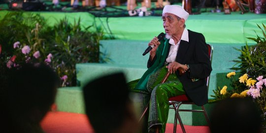 Khofifah Sarankan Fadli Zon Sowan dan Minta Maaf ke KH Maimoen Zubair