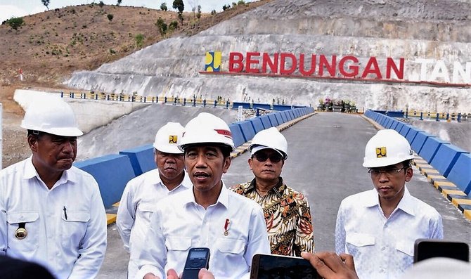 presiden jokowi resmikan bendungan tanju