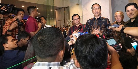 Lelang Lukisan Dihadiri Pengusaha, Jokowi Jelaskan Pencapaian Jadi Presiden