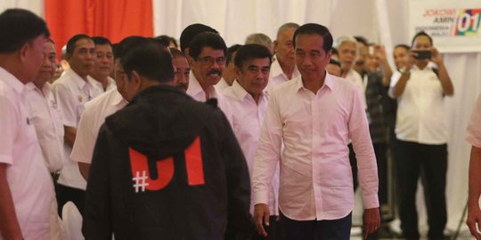 Komite Pedagang Pasar Keliling di Cirebon Ajak warga Dukung Jokowi