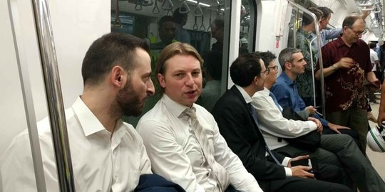 Dubes Uni Eropa Diajak Keliling Jakarta Pakai MRT