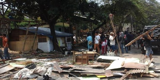 Pemkot Jaksel Tertibkan Bangunan Tidak Sesuai IMB di Pondok Labu