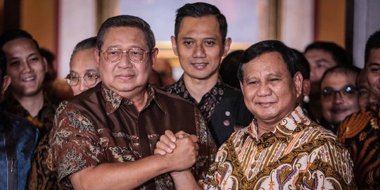 Fokus Dampingi Ani Yudhoyono, SBY Titip Pesan untuk Prabowo-Sandiaga