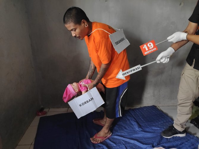 olah tkp ayah tiri bunuh anak di depok