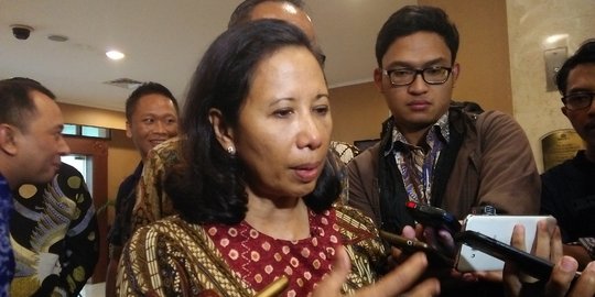 Menteri Rini soal Harga Avtur RI Beda dengan Singapura: Di Kita ada PPN