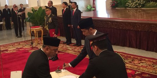 Jokowi Lantik Lima Duta Besar di Istana Negara