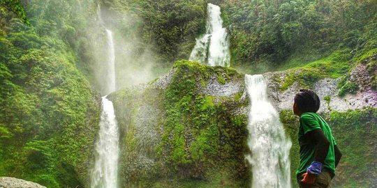 Keunikan Air Terjun Sembilan Tingkat Punya Bengkulu Utara