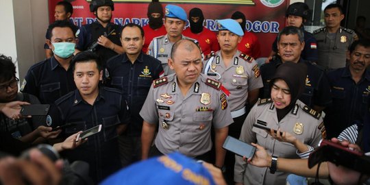 Polisi Bongkar Pabrik Narkoba Rumahan di Bogor