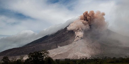 PVMBG Tegaskan Kabar Status Gunung Sinabung Diturunkan Hoaks