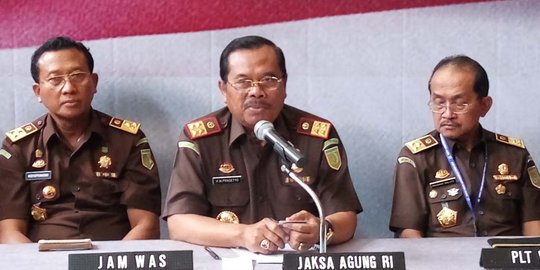 Jaksa Agung Proses Anak Buah yang Foto Pose 2 Jari Bareng Ahmad Dhani