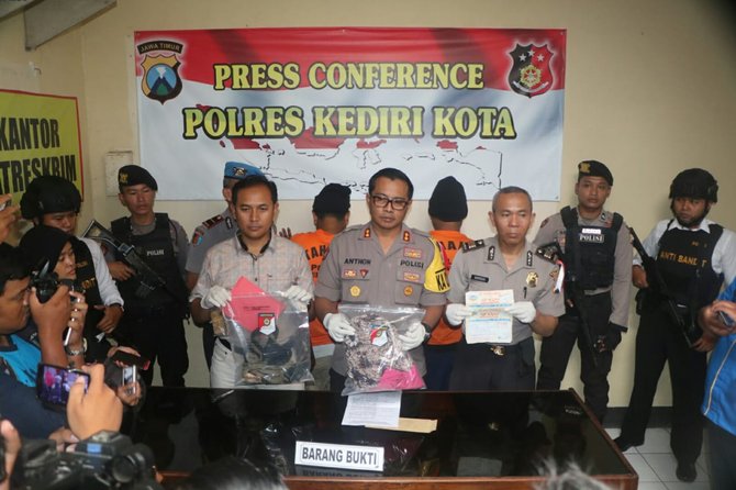 polisi tangkap tersangka kasus pembunuhan