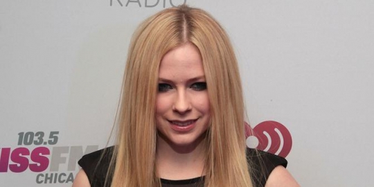 Avril Lavigne Berkolaborasi dengan Nicki Minaj