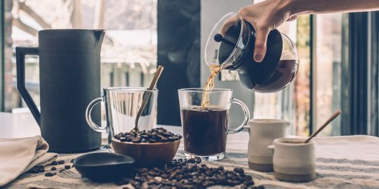 5 minuman yang bikin kulit kering dan 5 yang bikin kulit cantik