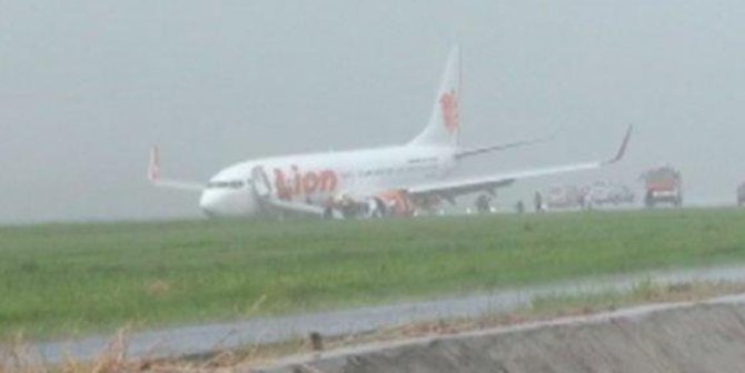 Ada Evakuasi Lion  Air  Tergelincir Bandara Supadio 