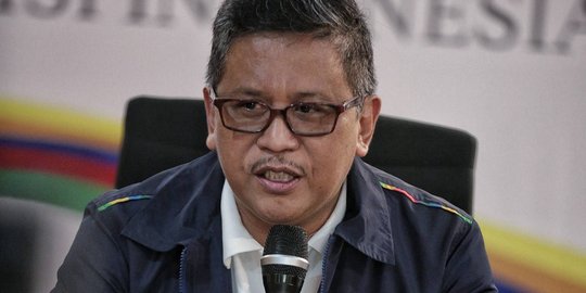 TKN Dirikan Panggung di Parkir Timur Senayan, Relawan Baca Puisi Uninstall Fadli Zon