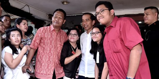 Jelang Debat, Jokowi Ajak Keluarga Santap Siang Bersama