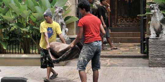 Suasana Rumah Ketua DPR RI Pasca Dilalap Si Jago Merah