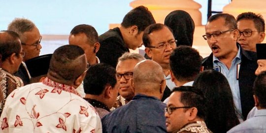 Video: Protes Ferdinand Saat Debat Capres, Sampai Luhut Turun Tangan