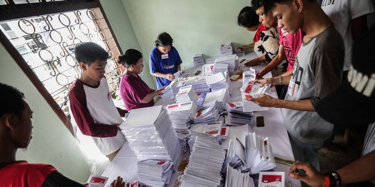 Menengok Pelipatan Surat Suara KPU Jakarta Pusat