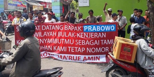 Spanduk Sambutan Pendukung Jokowi Bertulis 'Selamat Datang Prabowo'