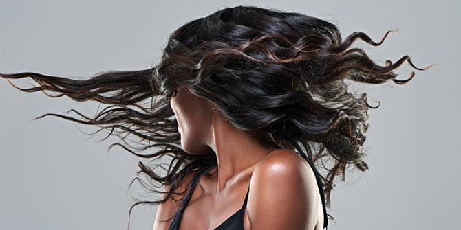 8 Cara  Merawat Rambut  Keriting dengan  Bahan  Bahan  Alami  