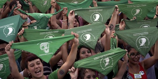 Ribuan Wanita Argentina Demo Tuntut Legalisasi Aborsi