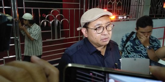 Dibalut Kunker Masa Reses, Fadli Zon Kunjungi Ahmad Dhani di Rutan Medaeng