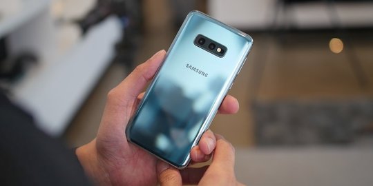 Samsung Galaxy S10e Spesifikasi Jumbo Di Kemasan Ekonomis Merdeka Com