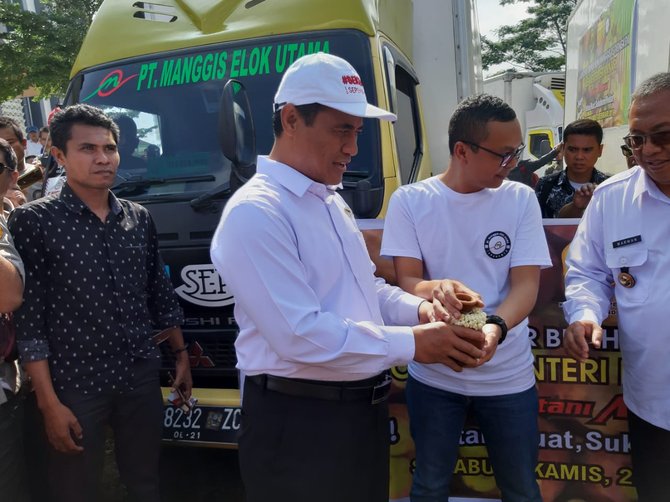 mentan amran lepas ekspor manggis amp bantuan untuk 10 ribu petani milenial di sukabumi