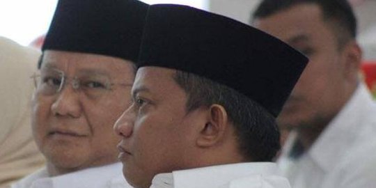 Dewan Pembina Gerindra Ungkap Bahaya Bagi-Bagi Sertifikat Jokowi