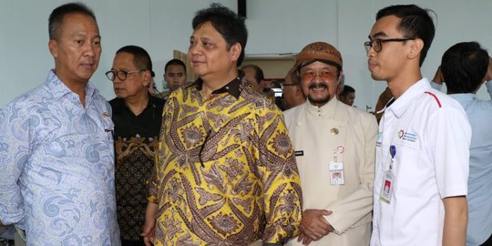 Menteri Airlangga Jelaskan Asal Usul Industri 4.0 di Hadapan Ratusan Mahasiswa UGM