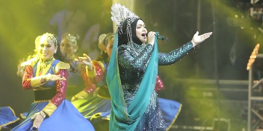 Penampilan Memukau Siti Nurhaliza Saat Konser di Jakarta